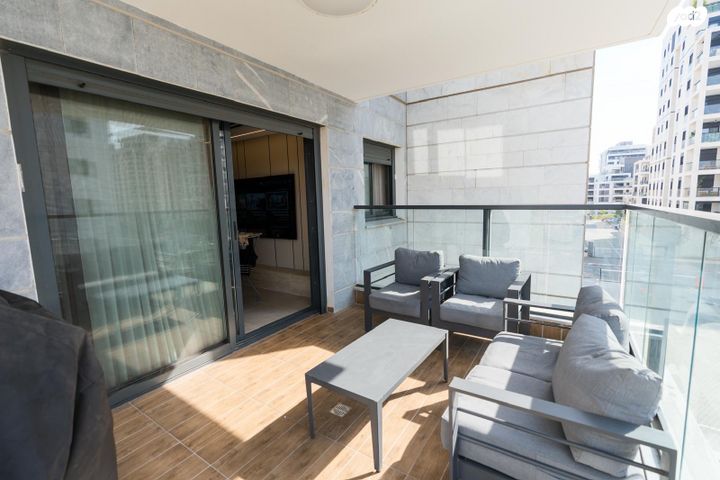 דירה, אור ים, אור עקיבא