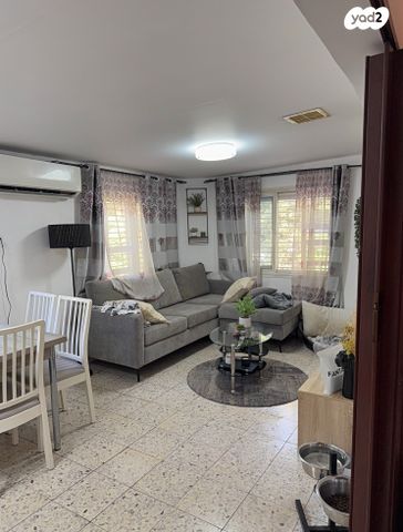 דירת גן, עלייה, כפר סבא