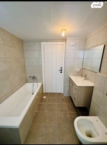 גג/ פנטהאוז, יצחק שמיר, רמת הדר, גבעת שמואל