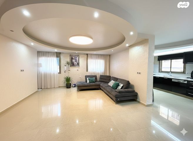 דירת גן, נחום סוקולוב 35, פרדס הגדוד, נתניה