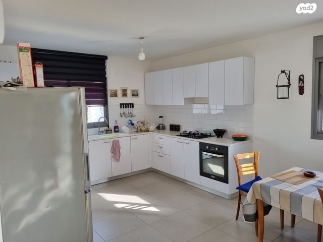 גג/ פנטהאוז, ראש העין