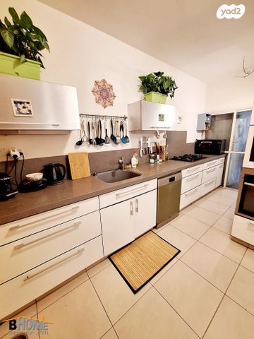 דירת גן, דרך לב השרון, קדימה צורן