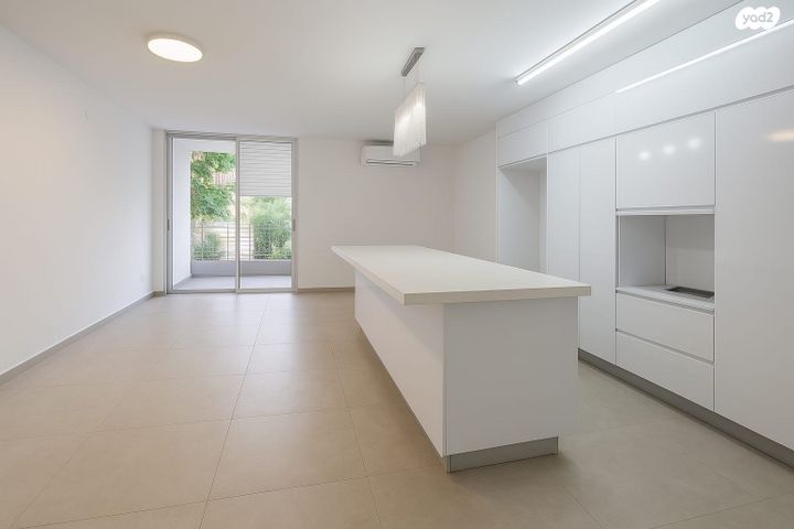 דירה, לוי אשכול, מרכז דרום, רעננה