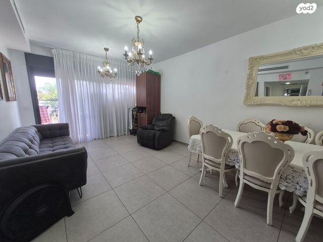 דירה, חצרות המושבה, רחובות