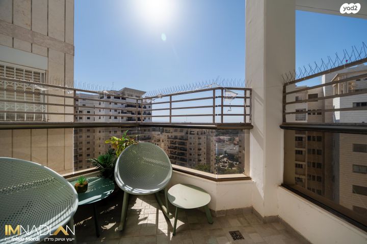 דירה, יצחק בן צבי, מתחם 200, הוד השרון