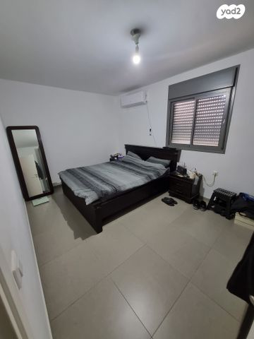 גג/ פנטהאוז, ראש העין