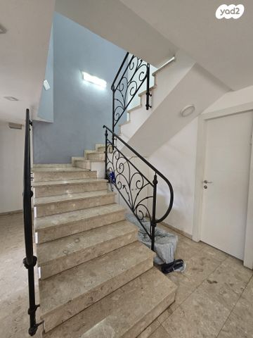 דופלקס, הערמונים, נשר