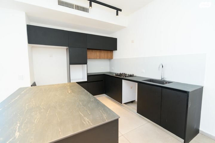 גג/ פנטהאוז, אור ים, אור עקיבא