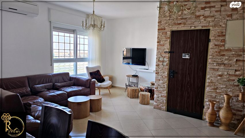 דירת גן, חוט השני, מגדים, מעלה אדומים