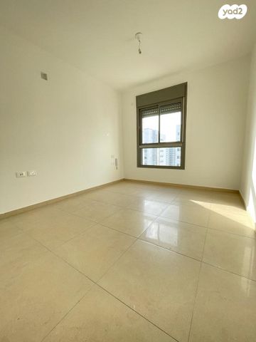 דירה, צומת סביון, קרית אונו