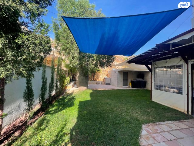 דו משפחתי, בית אריה / עופרים