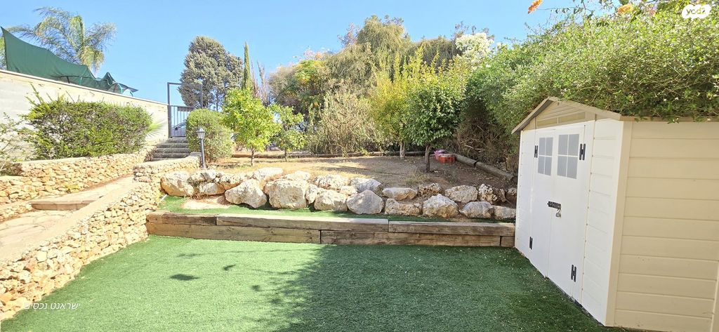 דו משפחתי, שערי תקווה