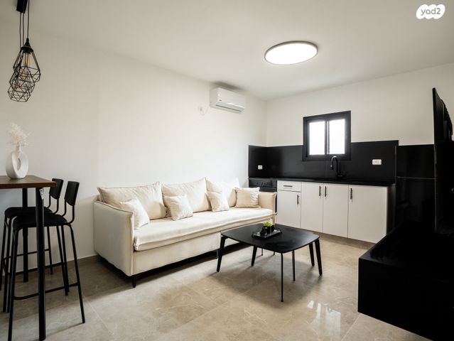 דירה, רחבת הרב עוזיאל, שכונה י"א, באר שבע