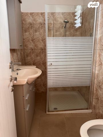 דו משפחתי, ההגנה, רובע ב', אריאל