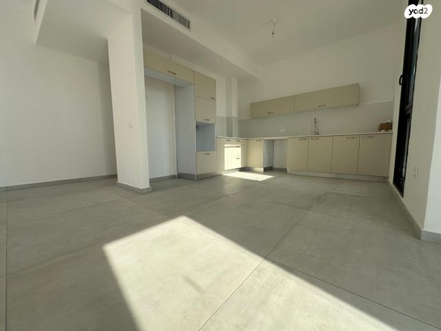 גג/ פנטהאוז, עלי מוהר, נווה זמר, רעננה