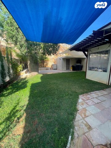 דו משפחתי, בית אריה / עופרים