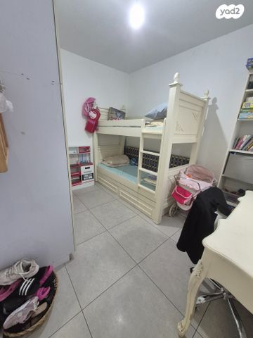 דירה, חצרות המושבה, רחובות