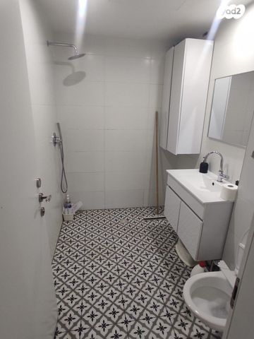 דירה, חצרות המושבה, רחובות