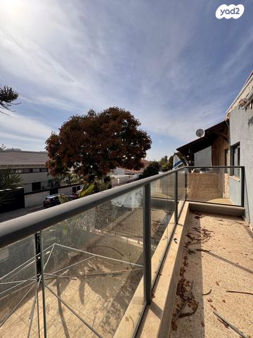 דו משפחתי, ההגנה, רובע ב', אריאל