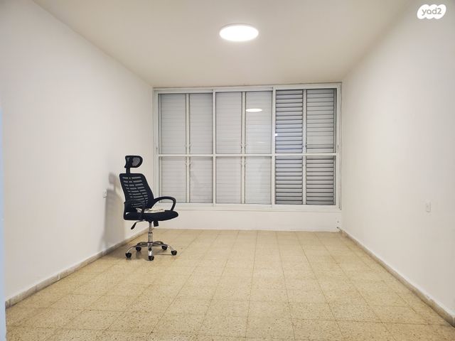 דירה, הרב לוזון 16, רמת הנשיא, בת ים