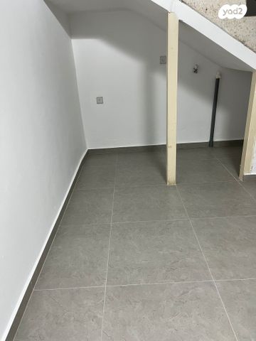 יחידת דיור, אבן גבירול, רחובות