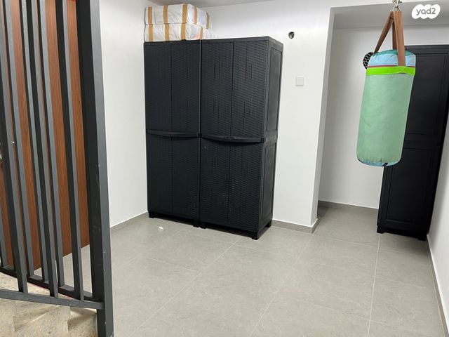 יחידת דיור, אבן גבירול, רחובות