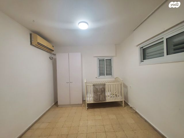 דירה, הרב לוזון 16, רמת הנשיא, בת ים