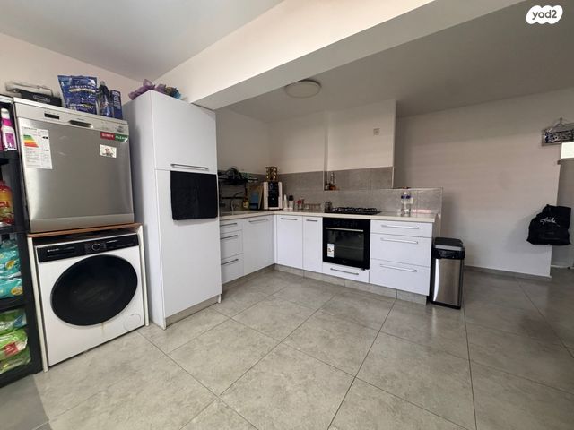 דירה, הרב אברהם הלל, משכנות, רמלה