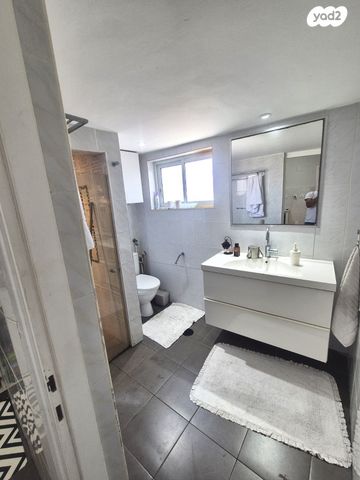 גג/ פנטהאוז, אלעזר בן עזריה 14, תל אביב יפו