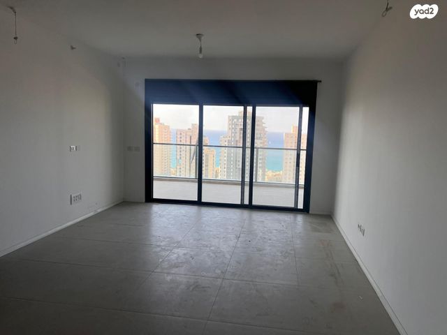 דירה, אמנון ליפקין שחק, נוף הטיילת, נתניה