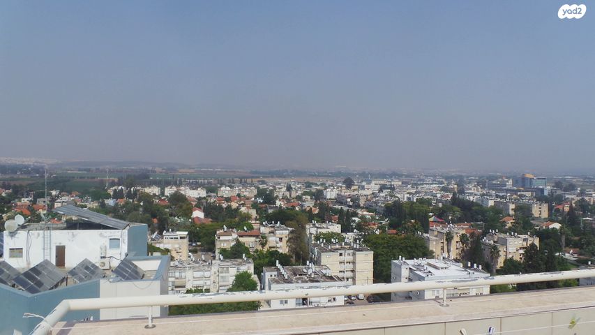 גג/ פנטהאוז, צבי ישי, ליבת העיר, יהוד מונוסון