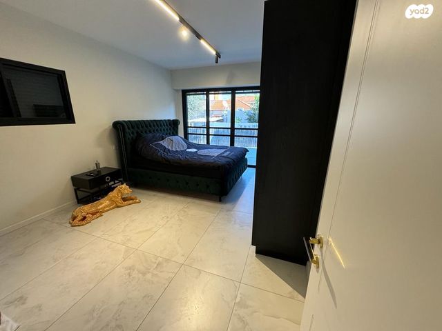 דו משפחתי, רחובות