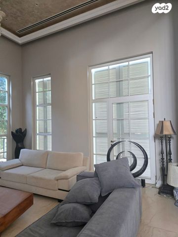 בית פרטי/ קוטג', חופית