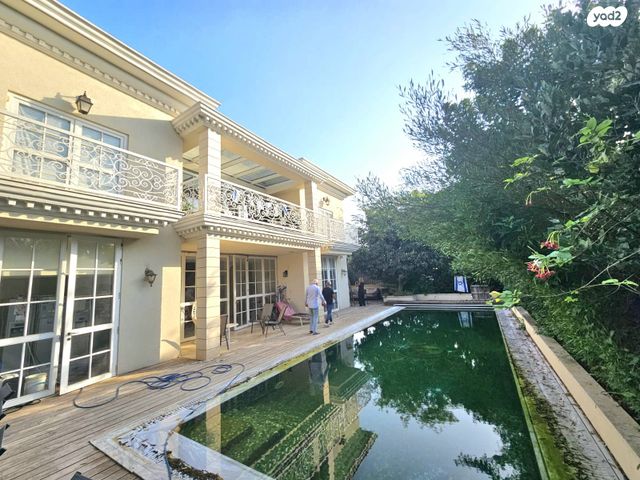 בית פרטי/ קוטג', חופית