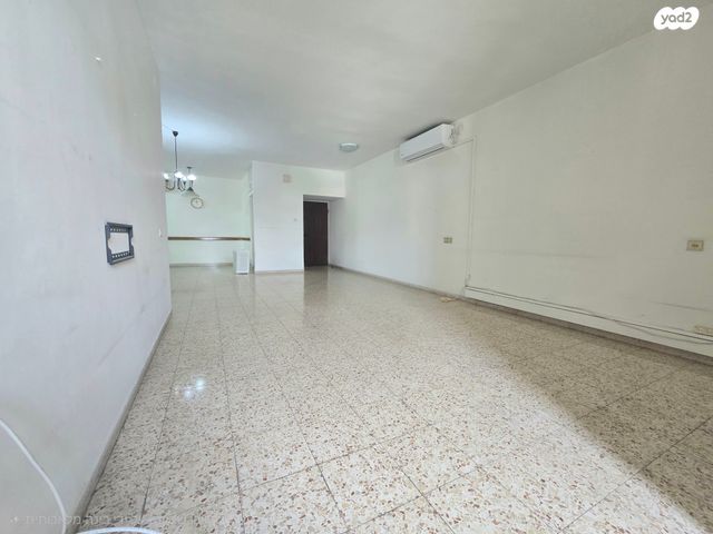 דירה, ז'בוטינסקי 4, מרכז העיר, חדרה