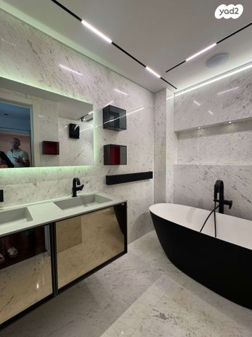 דירה, הרב ניסים 7, בבלי, תל אביב יפו