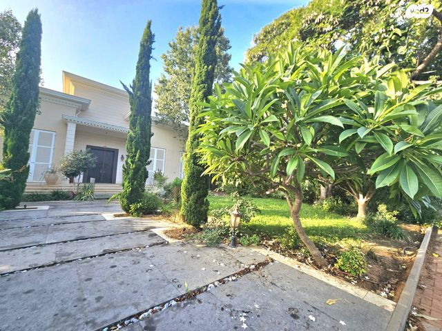 בית פרטי/ קוטג', חופית