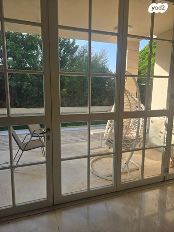 בית פרטי/ קוטג', חופית