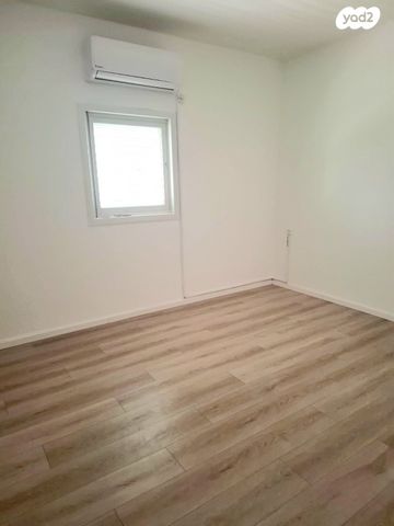 דירה, אוסישקין 23, מרכז העיר דרום, נתניה