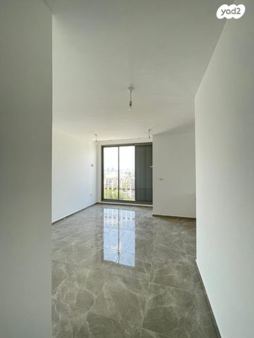 דירה, הרב צירלסון, בני ברק