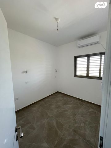 דירה, הרב צירלסון, בני ברק