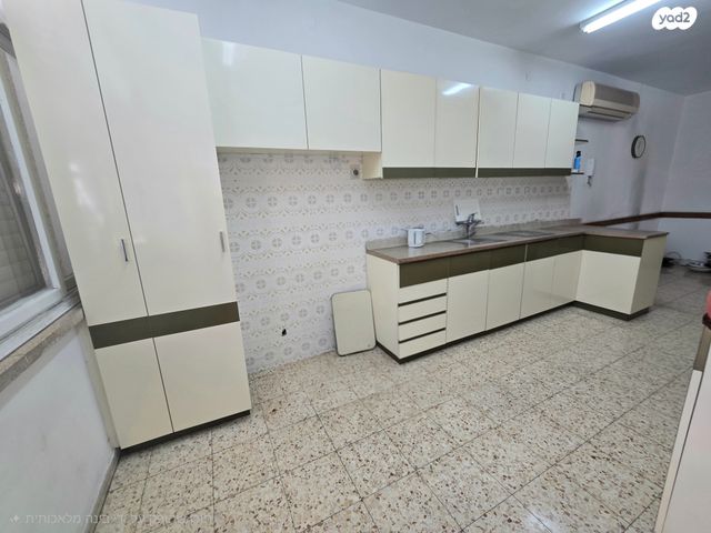 דירה, ז'בוטינסקי 4, מרכז העיר, חדרה