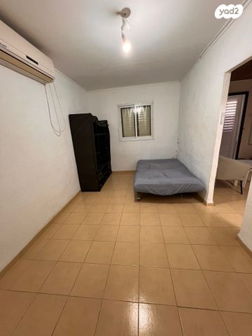 דירה, רמב"ם, טירת כרמל