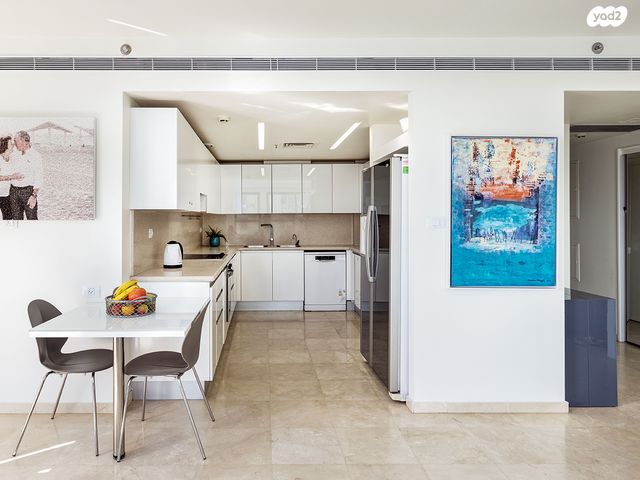 סאבלט, מרינה, הרצליה