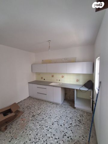 דירה, עגנון 52, דרום מערב ותיק, בת ים