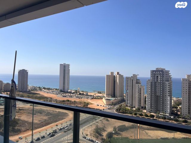 דירה, אמנון ליפקין שחק, נוף הטיילת, נתניה