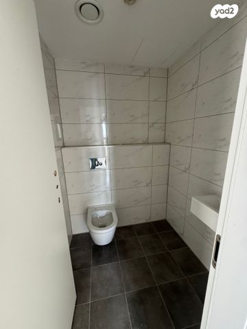 דירה, הרב הרצוג 8, צפון מערב מרכז העיר, נתניה