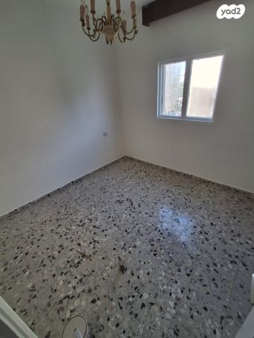 דירה, עגנון 52, דרום מערב ותיק, בת ים