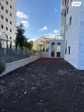 דירת גן, הכלנית 2, 2004, רעננה