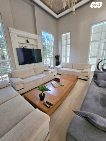 בית פרטי/ קוטג', חופית